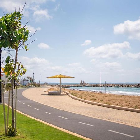 Tranquil Stay Near The Beach By Sea N' Rent Naharia Buitenkant foto