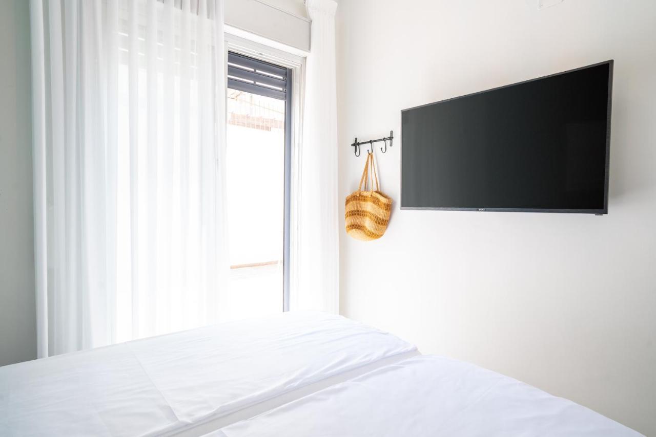 Tranquil Stay Near The Beach By Sea N' Rent Naharia Buitenkant foto