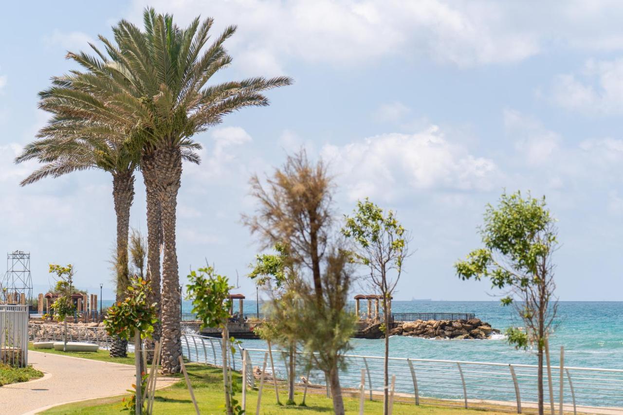 Tranquil Stay Near The Beach By Sea N' Rent Naharia Buitenkant foto