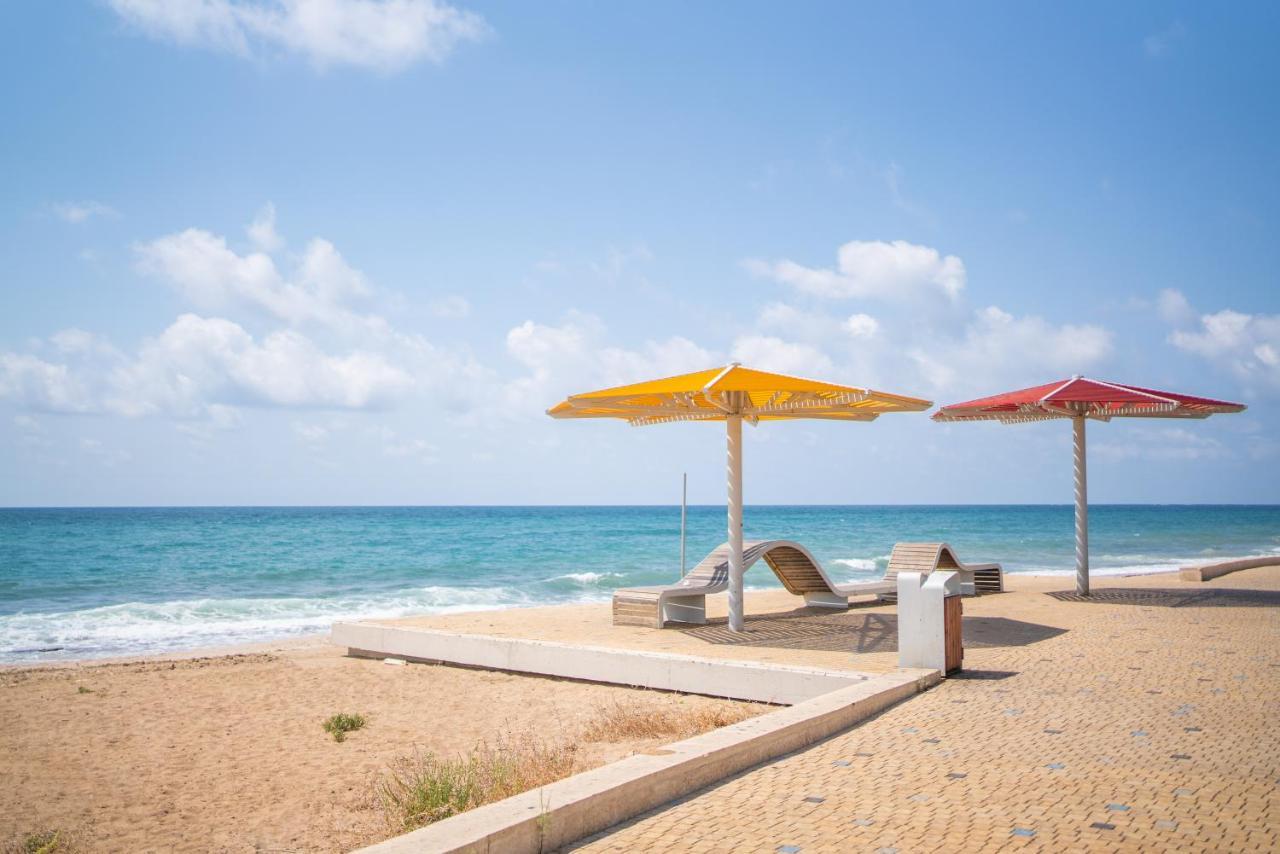 Tranquil Stay Near The Beach By Sea N' Rent Naharia Buitenkant foto