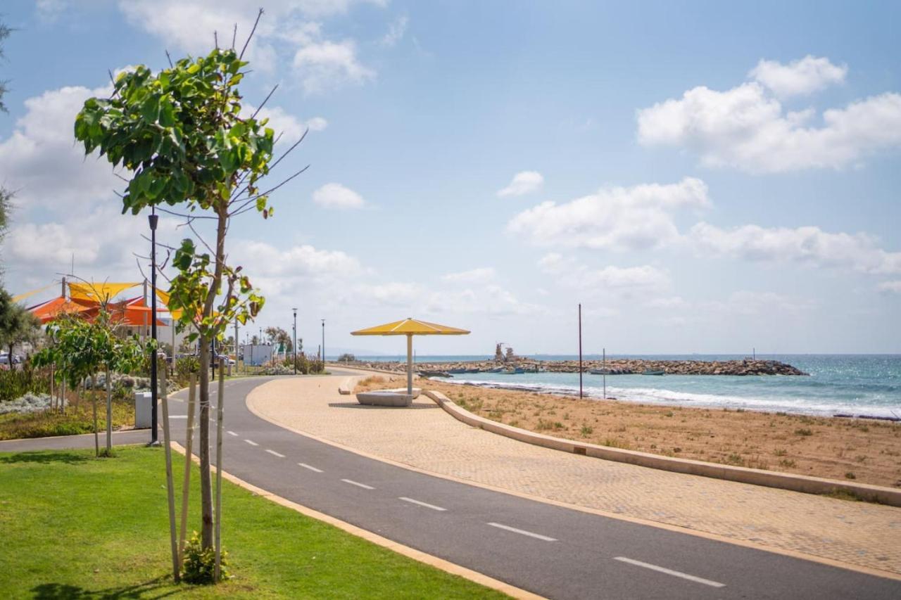 Tranquil Stay Near The Beach By Sea N' Rent Naharia Buitenkant foto