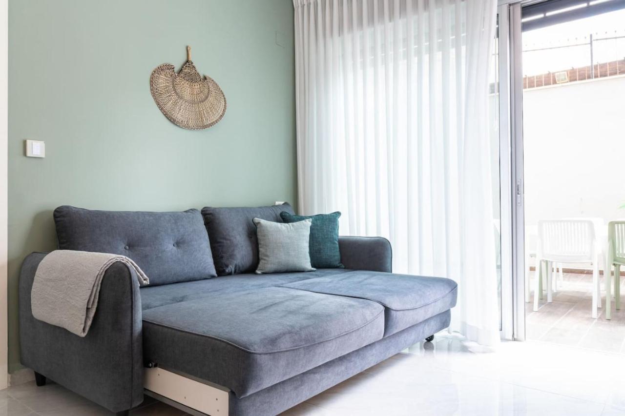 Tranquil Stay Near The Beach By Sea N' Rent Naharia Buitenkant foto