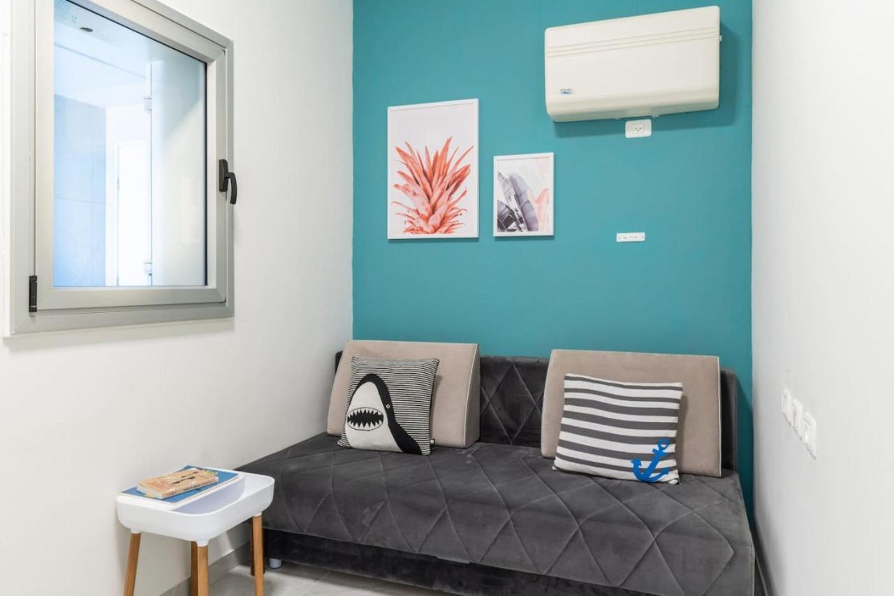 Tranquil Stay Near The Beach By Sea N' Rent Naharia Buitenkant foto