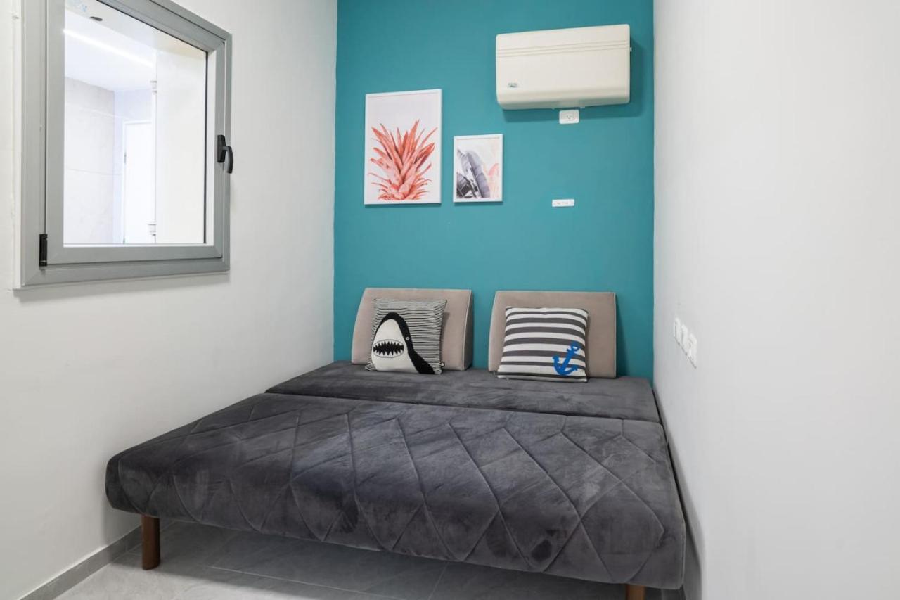 Tranquil Stay Near The Beach By Sea N' Rent Naharia Buitenkant foto
